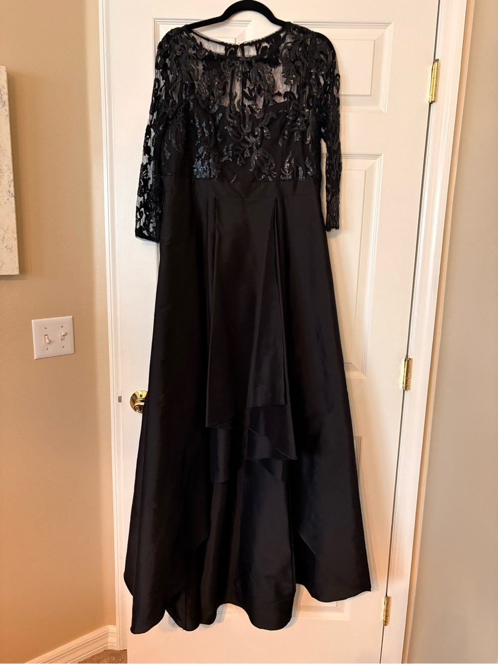 Adrianna Papell Black FormalHigh-Low Evening Dress with Pockets